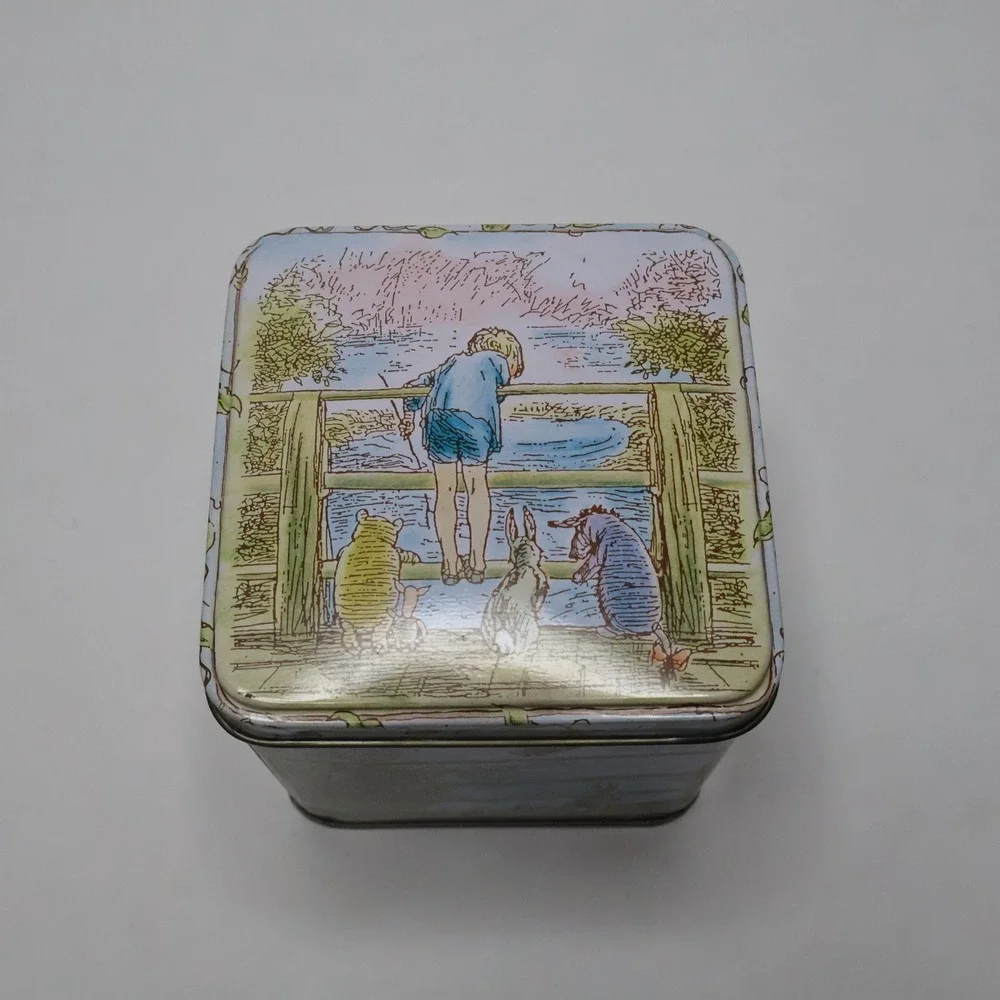 VTG Winnie The‎ Pooh Classic Pooh Tin Box Container Nursery Decor Collectible